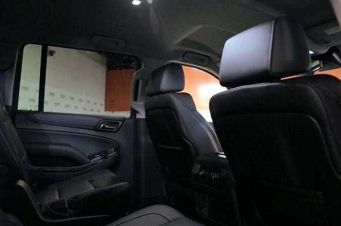 Private Luxury 6-Pax SUV Limo Transfer from or to Chicagoland Airport and Suburb - How the Chicago airport transfer works