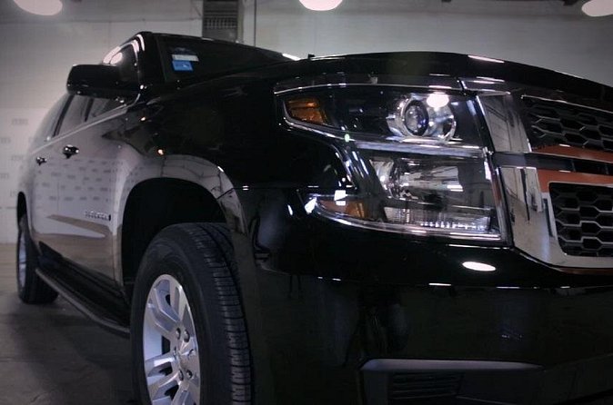 Private Luxury 6-Pax SUV Limo Transfer from or to Chicagoland Airport and Suburb - Choosing between O’Hare and Midway service