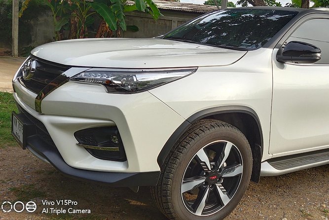 Private Luxury Car rental + English speaking driver: - What a typical Chiang Mai day can look like