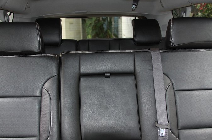 Private Luxury SUV Airport Transfer (Round-Trip) - The return to the airport needs more attention