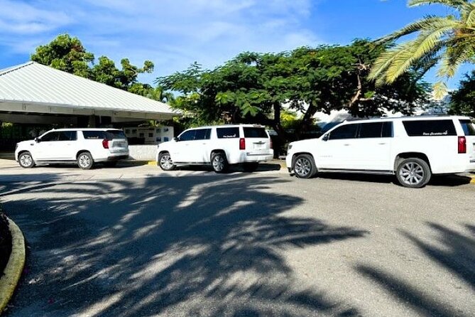 Private Luxury SUV Airport Transfer (Round-Trip) - What the SUV ride is like