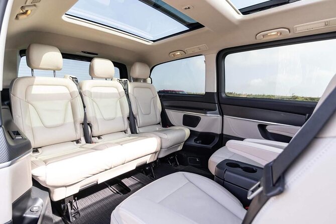 Private luxury transfer from Edinburgh Airport to Edinburgh - A calm start at Edinburgh Airport
