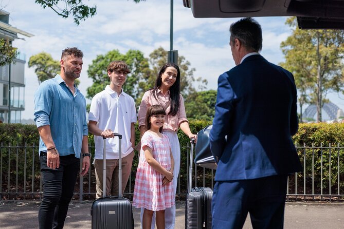 Private Luxury Transfer from Melbourne CBD to Melbourne Airport - Who will get the most from this transfer?