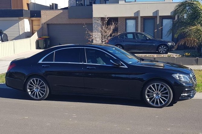 Private Melbourne CBD Sightseeing Tour – luxury vehicle - A direct airport ride, not a city sightseeing circuit