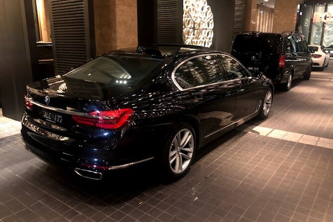 Private Melbourne CBD Sightseeing Tour – luxury vehicle - Who should book this transfer