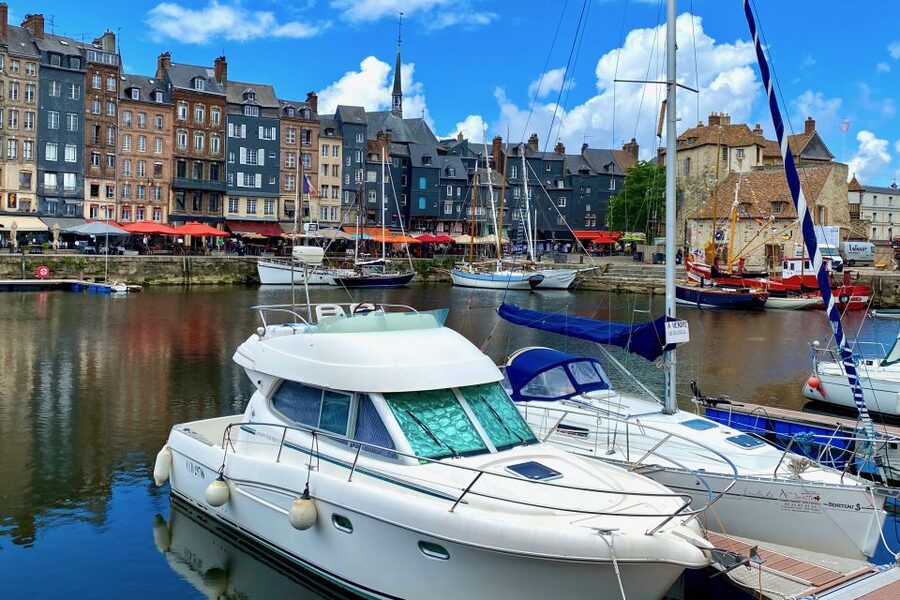 Private Mont Saint-Michel, Honfleur Trip by Mercedes - Who should book this experience?