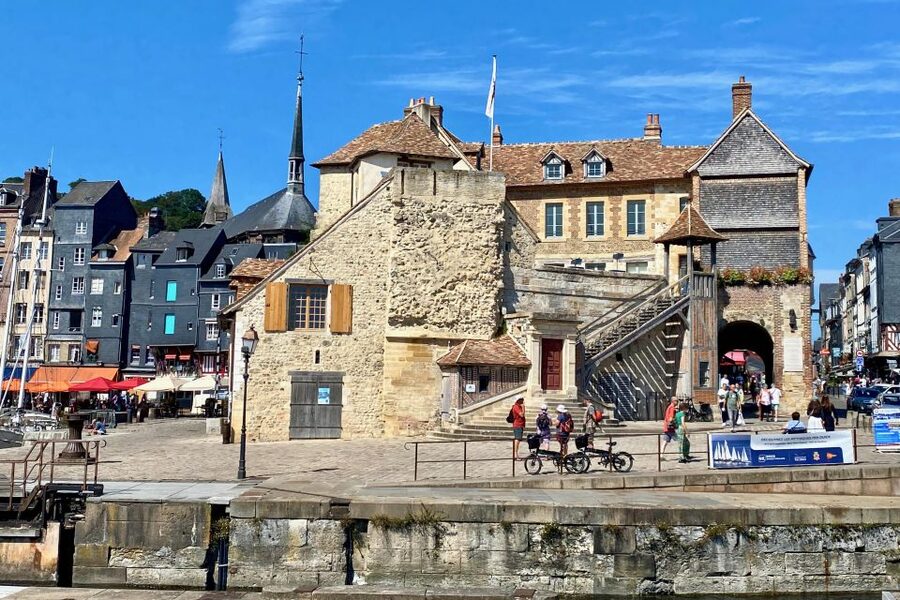 Private Mont Saint-Michel, Honfleur Trip by Mercedes - Free time for lunch and the medieval village