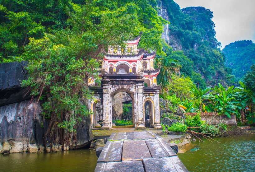 Private Ninh Binh Full Day Tour by Luxury Limousine - Vietnamese lunch near Tam Coc