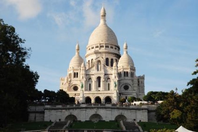Private Paris Airport Layover with English speaking Chauffeur - A Layover Tour Built Around Paris Sightseeing