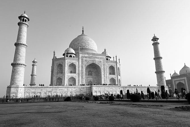 Private Sunrise Taj Mahal Tour – " Round Trip from Delhi by Car " - Inside the Taj Mahal visit