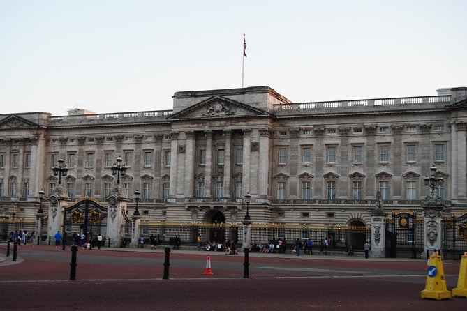 Private Tour: Chauffeur-Driven Sightseeing Tour of London - Why the guide matters more than the route