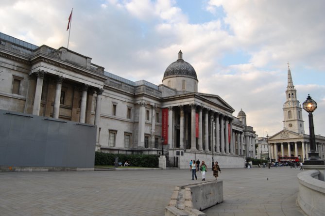 Private Tour: Chauffeur-Driven Sightseeing Tour of London - London, the Palace, and London Bridge