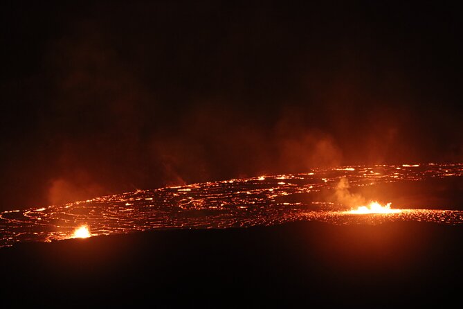Private Tour from Hilo to Hawaii Volcanoes Natl Park Mercedes Van - How the guide shapes the day