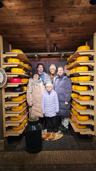 Private tour Mercedes Van, Zaandam, Zaanse Schans & Volendam - Starting from your Amsterdam hotel