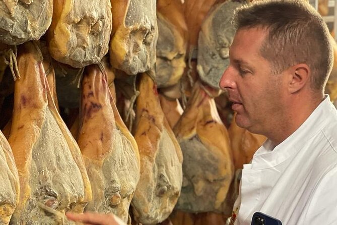 Private Tour Parmigiano,Prosciutto,Balsamico with driver-Bologna - Savignano sul Panaro and prosciutto with Lambrusco