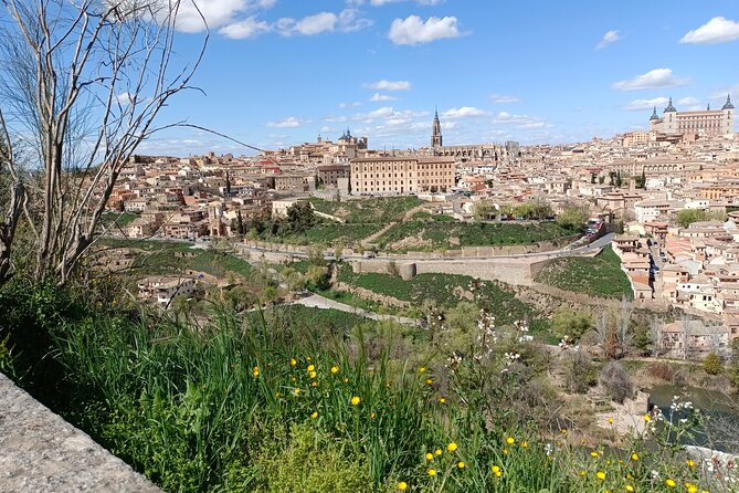Private Transfer Car with driver from Madrid to Airport - A practical ride between Madrid and the airport