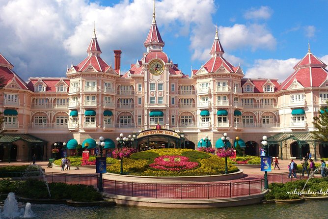 Private Transfer: Disneyland Park or Hotel to Paris by Luxury Van - The ride to Paris and what you can expect on board