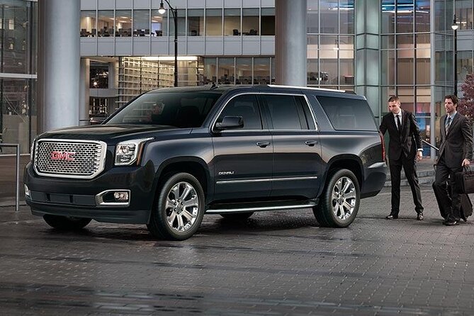 Private Transfer in a Luxury Vehicle to and/or from MSY Airport - One way or round trip: read this carefully