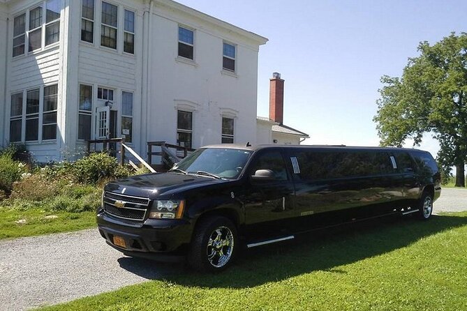 Private Transfer: Las Vegas to LAS Airport by Luxury SUV or Limousine up to 8 p - A Private Ride Across Las Vegas to Harry Reid Airport