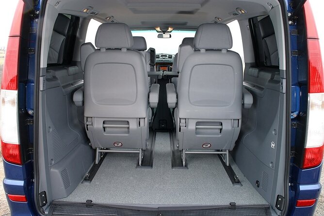 Private Transfer Malaga airport AGP to Malaga City by Luxury Van - What the chauffeur service adds