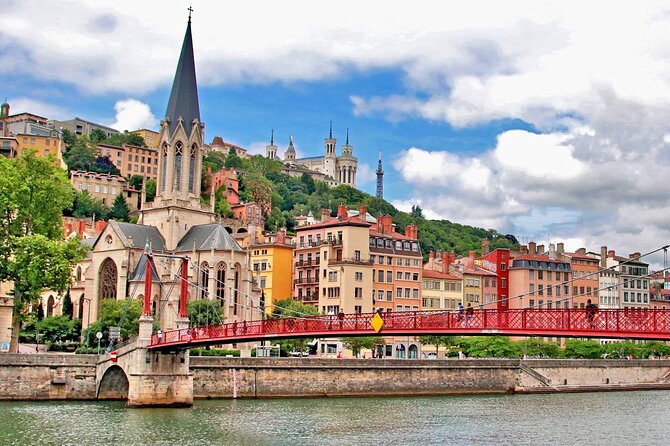 Private Transfer: Port of LYON to Lyon Airport LYS in Luxury Van - How the service performed according to the available ratings