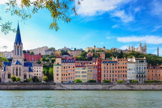 Private Transfer: Port of LYON to Lyon Airport LYS in Luxury Van - Who gets the best value from this transfer