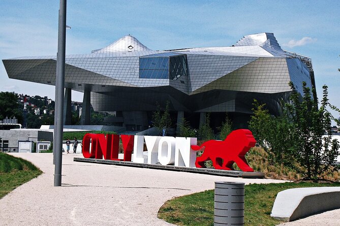 Private Transfer: Port of LYON to Lyon Airport LYS in Luxury Van - Cancellation and booking flexibility