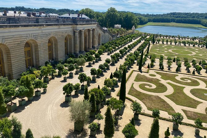 Private Versailles, Gardens, Trianon Live Guided Trip by Mercedes - What the $354.07 price means