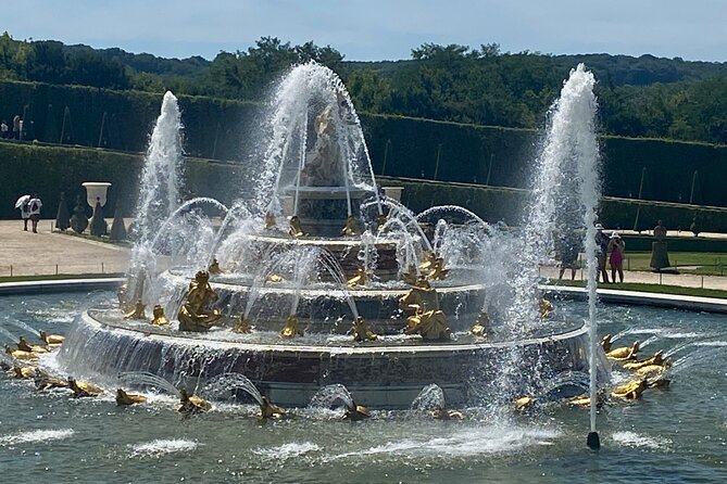 Private Versailles, Gardens, Trianon Live Guided Trip by Mercedes - The Palace of Versailles from 2 p.m. to 3:30 p.m.