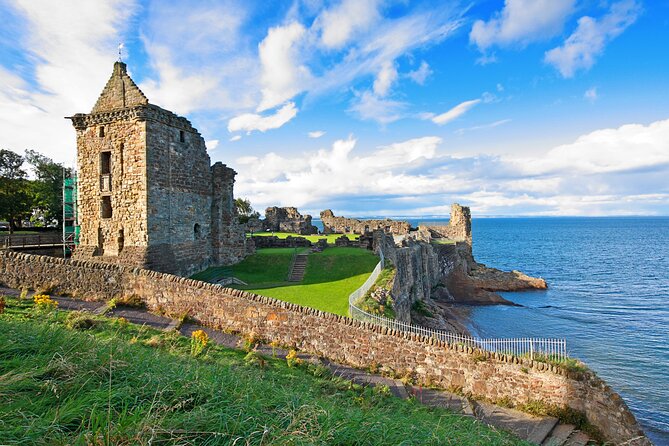 Privately Guided St Andrews & Fife Day Tour from Edinburgh - A lunch stop at the Tom Morris Grill