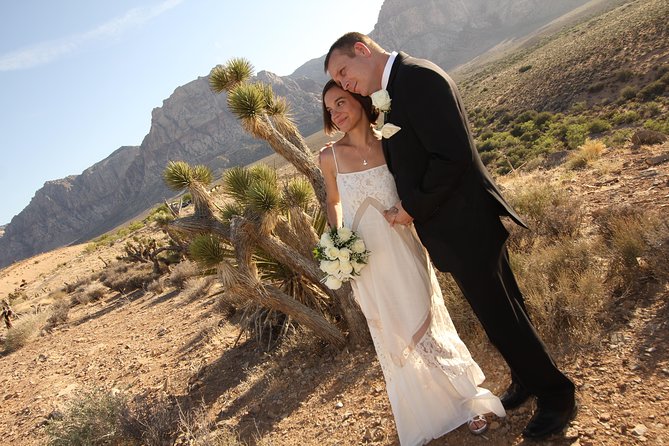 Red Rock Canyon Wedding by Private Limousine - The photography session is the strongest part