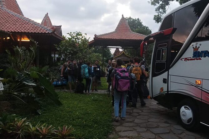 Rent Car Jakarta With Driver Speaking English - What the $100 group price really covers