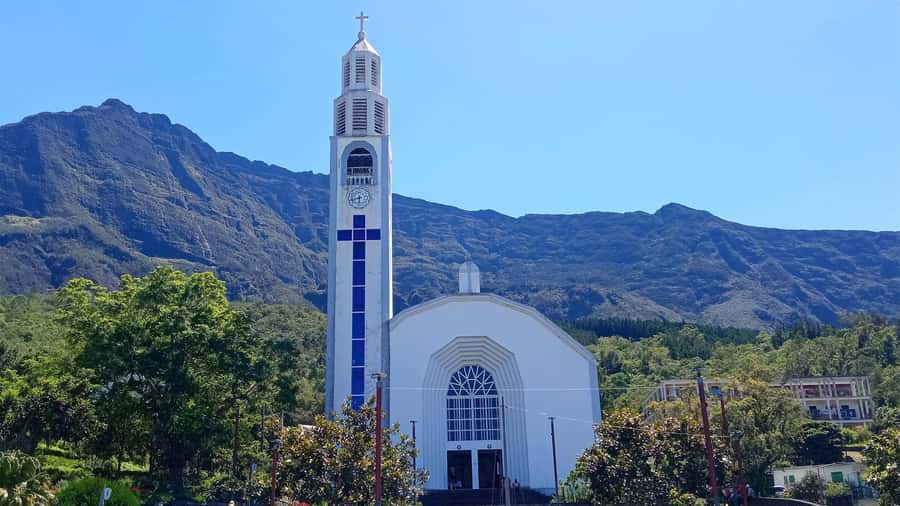 Reunion Island: Cilaos Sightseeing tour with driver guide - The 400 turns into the mountains
