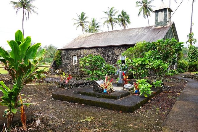 Road to Hana in Mercedes Van: Waterfalls and Black Sand Beach - Lunch, fruit stands, and the value of the $249.99 price