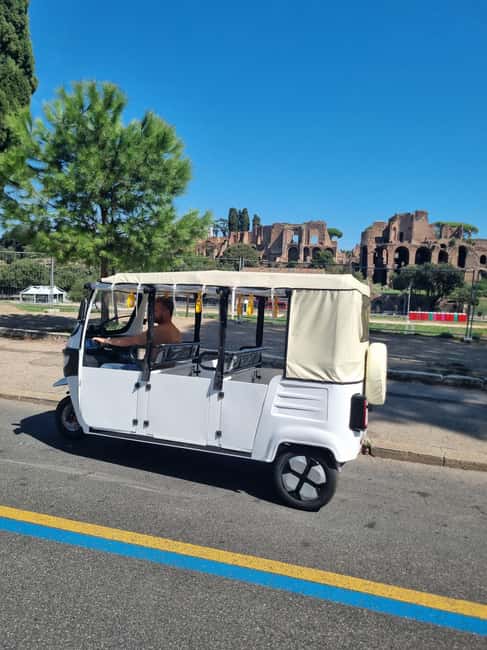 Rome: Electric Tuk-Tuk photo experience with driver - Trevi Fountain and Rome’s photo stops