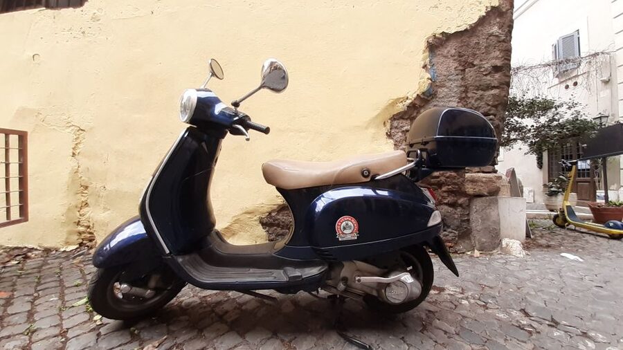 Rome: Half-Day Tour by Vespa with Driver - Trevi Fountain and the Spanish Steps