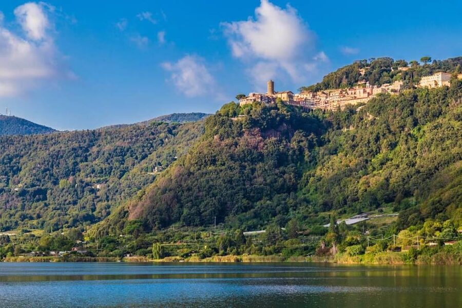 Rome: Private 4h trip with driver Castelli Romani and Lakes - Leaving Rome for the Castelli Romani