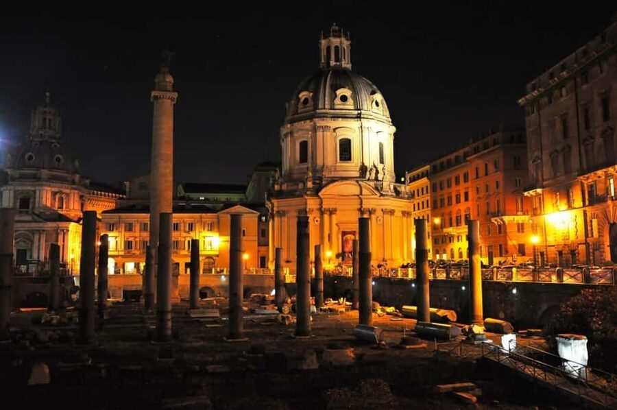 Rome: Private Night Tour by Chauffeur-Driven Vehicle - Key points at a glance