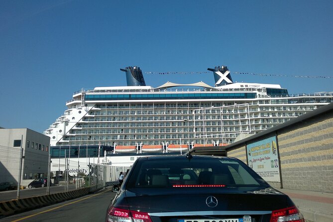 Rome: Private Transfer to/from Civitavecchia Port Van Mercedes - The Mercedes van and comfort on a hot day