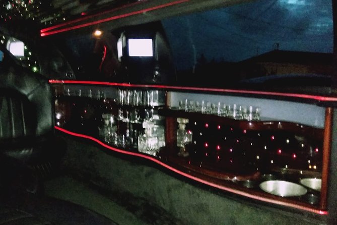 Round Trip Nassau Airport ARRIVAL (NASSAU LIMOUSINE) - Luggage, children, and group size