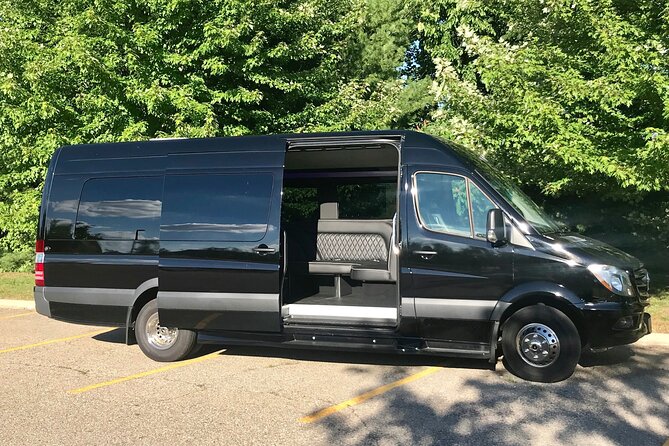 Round Trip Private Transfer Las Vegas Airport to Las Vegas by limo MB Sprinter - The Mercedes-Benz Sprinter for groups of up to 12