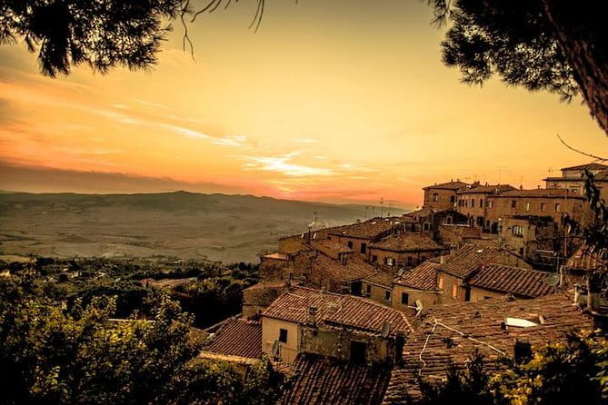 San Gimignano and Volterra Tour by Private Luxury Van - Why pair San Gimignano with Volterra?