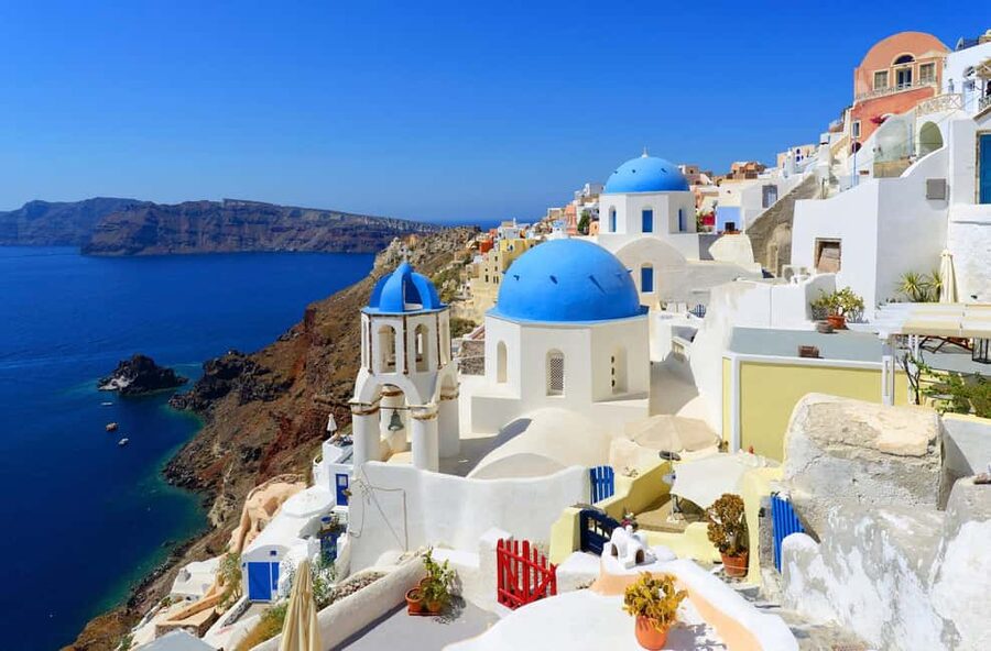 Santorini: 4-Hour Private Chauffeur Custom Tour - A private route across Santorini’s best-known sights