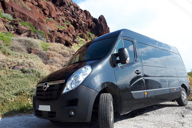 Santorini Chauffeur Services per Hour - Meeting your driver at the right Santorini pickup point