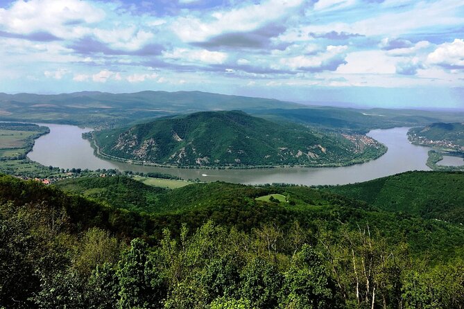 Scenic Danube River bend hills & the Art Town: Private Car Tour - Key points to know before booking