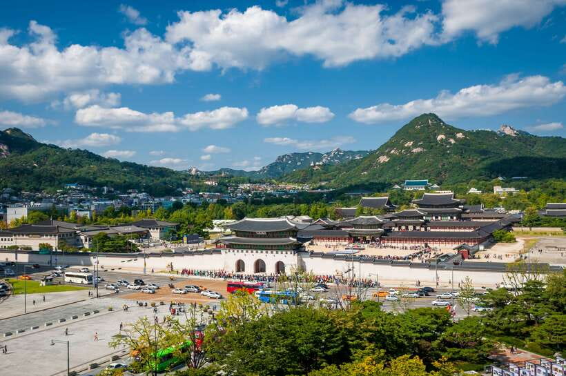 Seoul: Private Car Tour with Licensed Professional Guide - The eight-hour plan: old Seoul, markets, and city gates