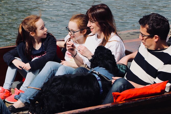Shared Chauffeured Punt Tour - Clare College and its gardens