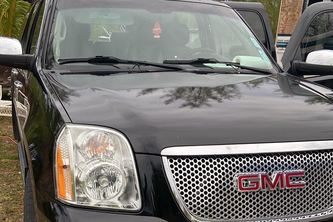 Shared Round Trip Limousine Transfer - Comfort, vehicle condition, and service