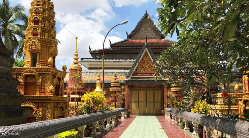 Siem Reap Private Car Charter with English Speaking Driver - A private car changes the Angkor day