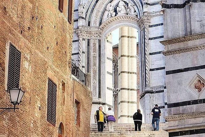 Siena and Chianti Wineries Excursion by Private Luxury Van from Florence - Two hours among Siena’s medieval streets